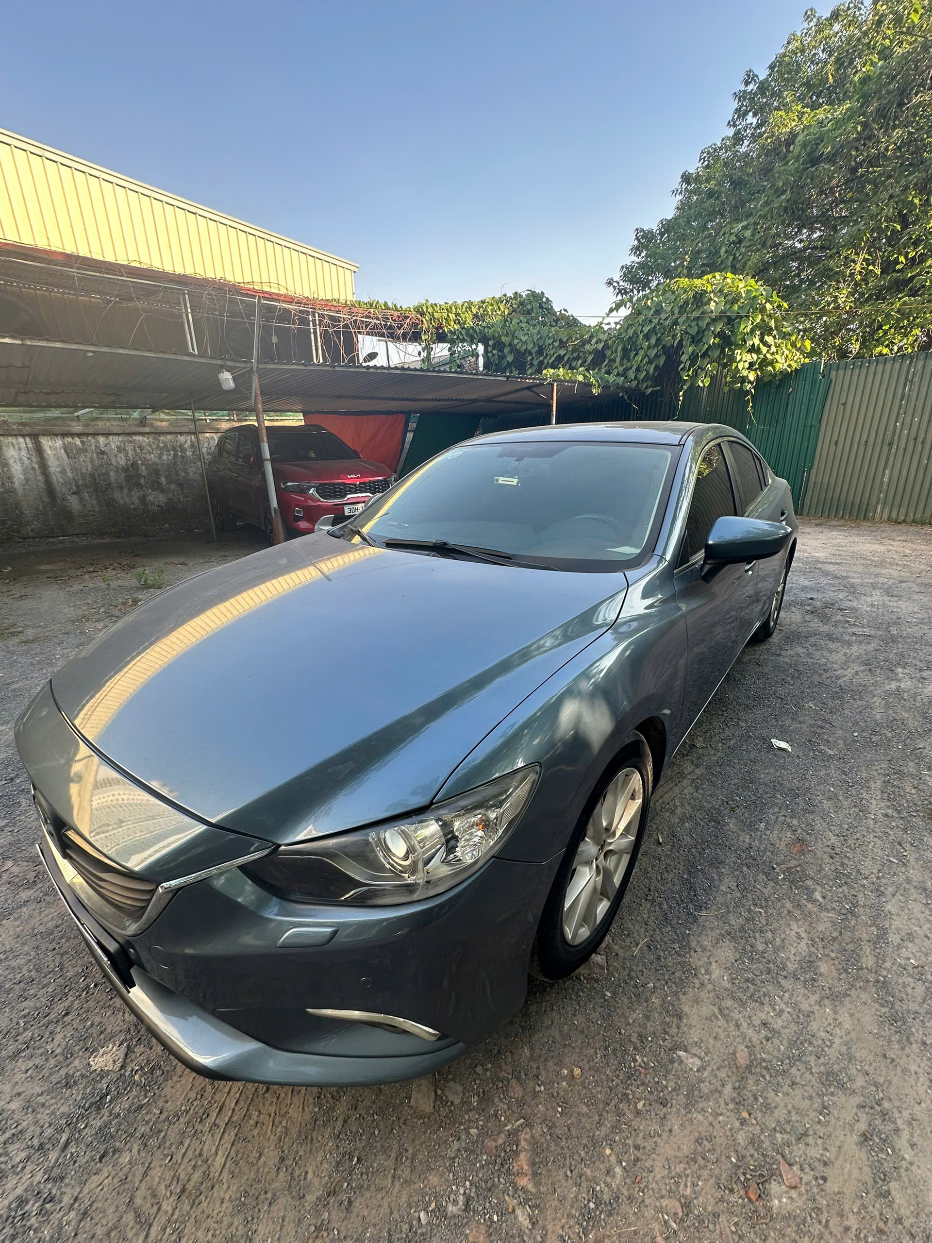 CẦN BÁN XE  MAZDA 6 SẢN XUẤT NĂM 2015 (2.0 )