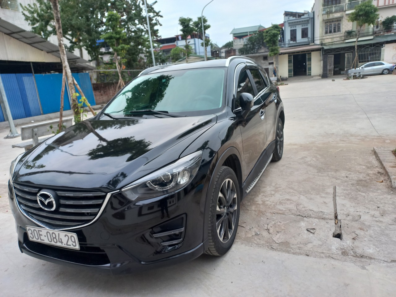 Chính Chủ Bán Xe gia đình sử dụng, còn rất mới, Mazda CX-5 màu đen sản xuất 2016 .Nội/Ngoại thất đẹp, xe đi được hơn 8vạn.