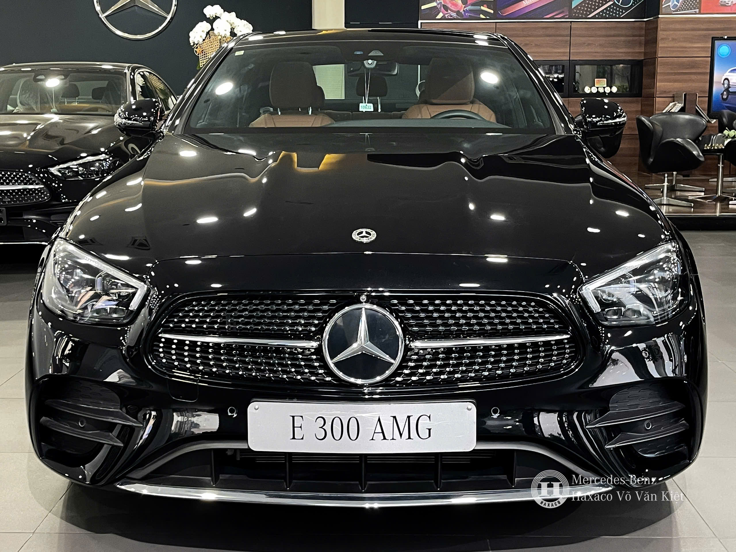 Mercedes-Benz E300 AMG - Sản xuất 2023, Lắp ráp mới, Xe Mới 100%