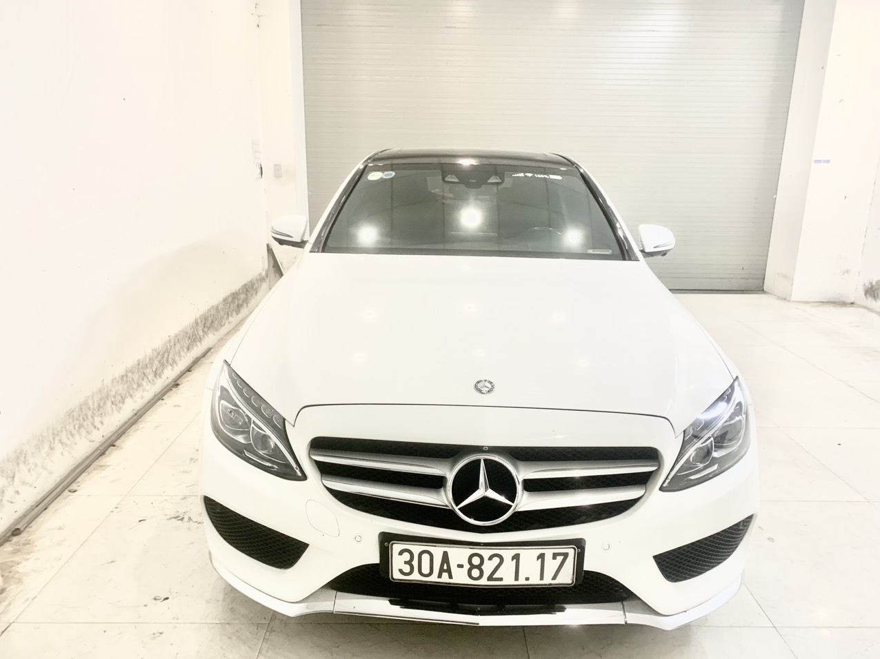 NHU CẦU LÊN GLC, EM NHƯỢNG LẠI CON C300 AMG chính chủ SX cuối năm 2015 ( 2015 ) model 2016 màu trắng