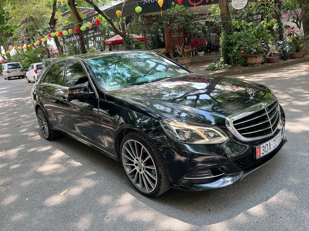 ♦ Mercedes Benz E200- đã độ lên  gio fun E250