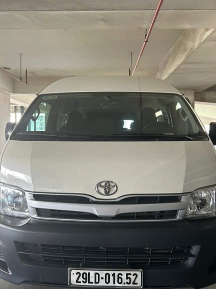 TOYOTA HIACE 2.7 MT 2013