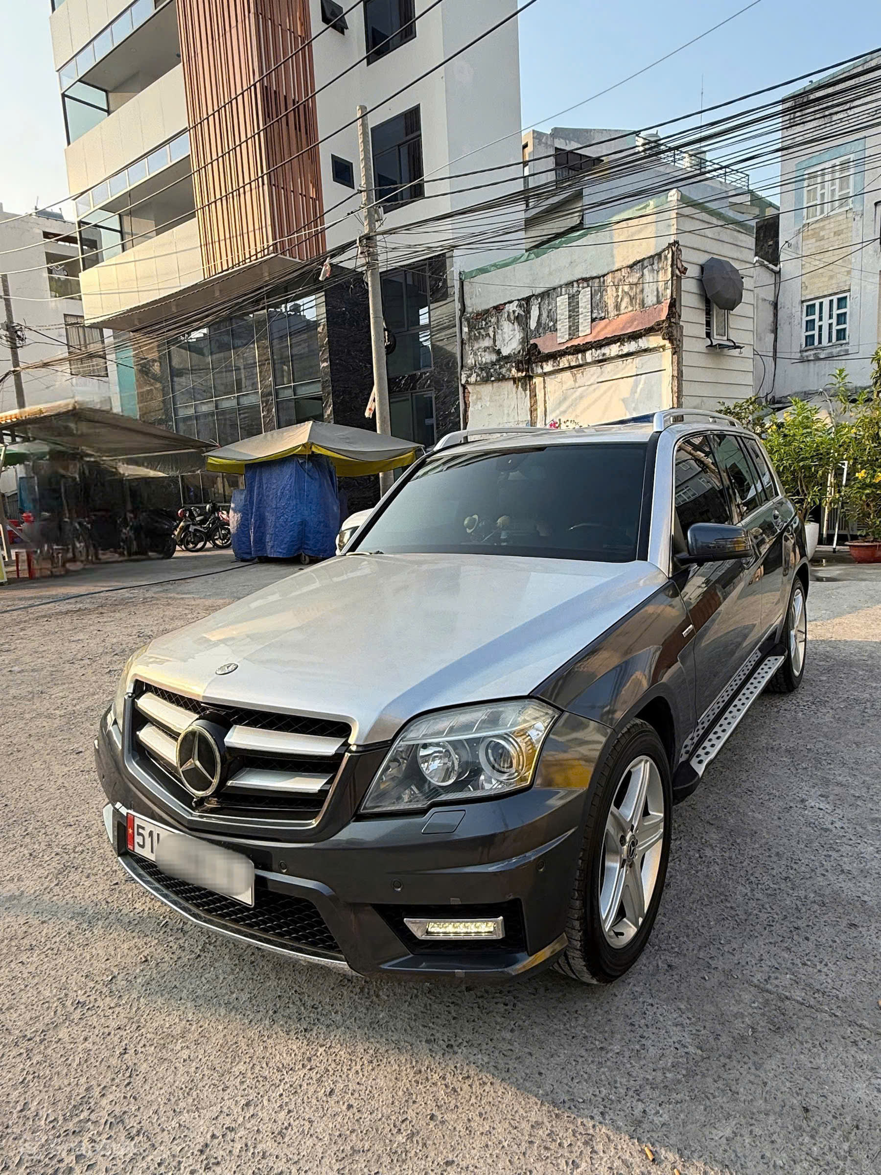 MERCEDES-BENZ GLK300 4MATIC – SUV SANG TRỌNG, MẠNH MẼ – GIÁ CHỈ 250 TRIỆU