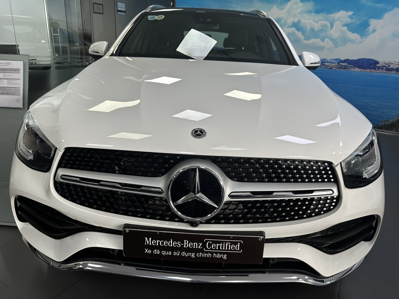 GLC300 4Matic : sx 2023 : số km đã sử dụng 15km : giá 2,425 tỷ