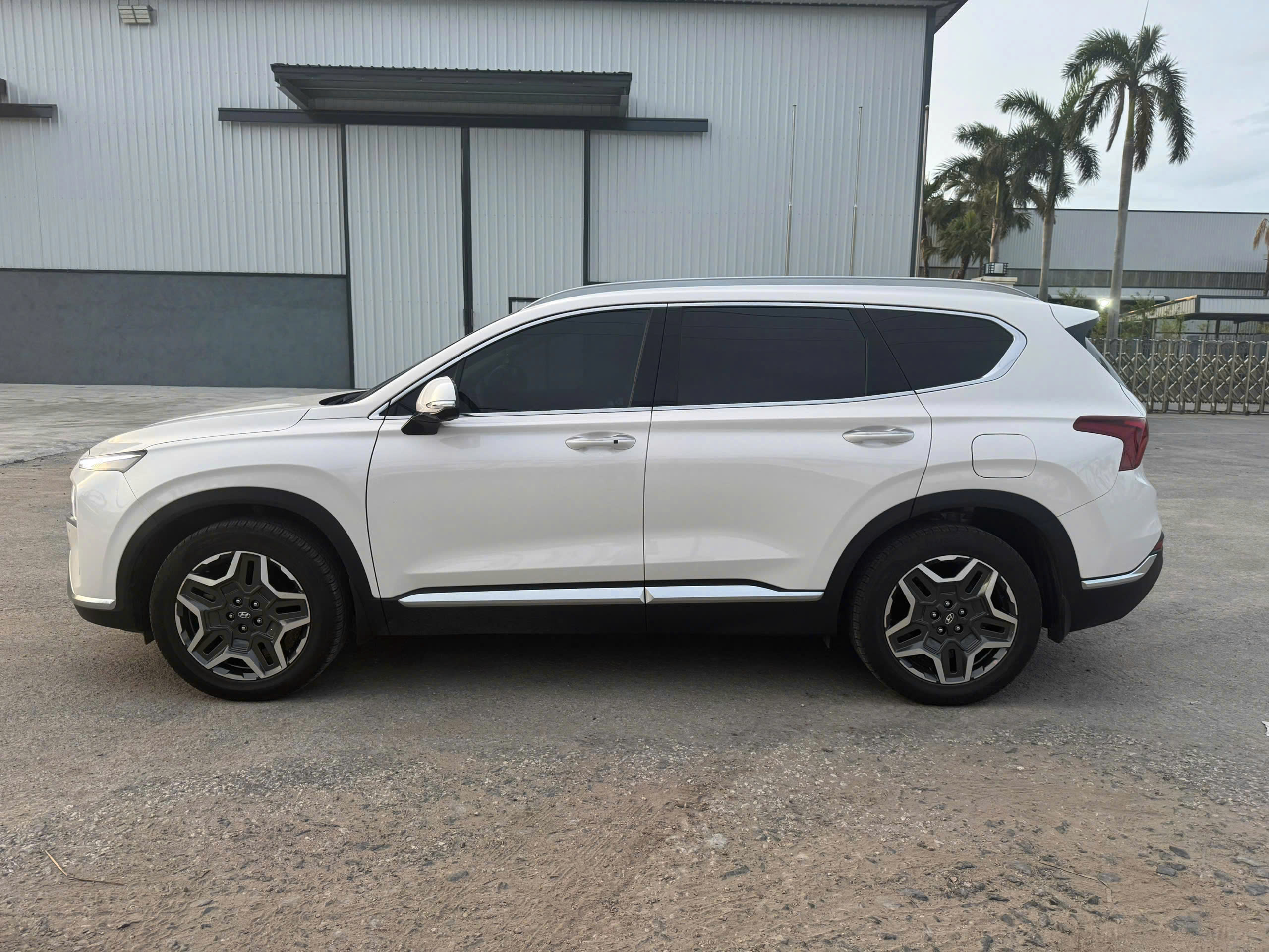 HYUNHDAI SANTAFE BẢN MÁY XĂNG CAO CẤP 2024