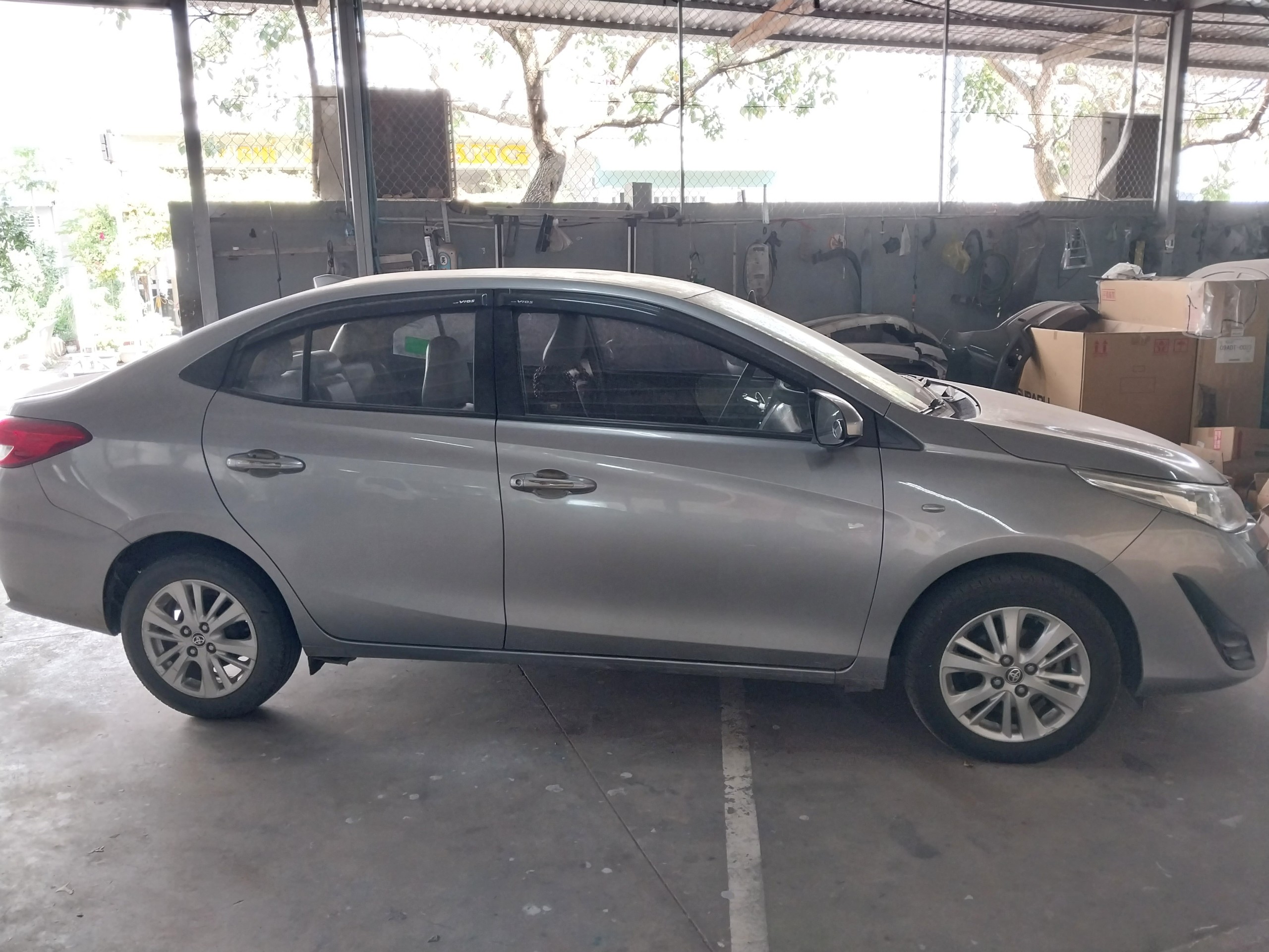 Chính chủ cần bán xe toyota vios E  2019