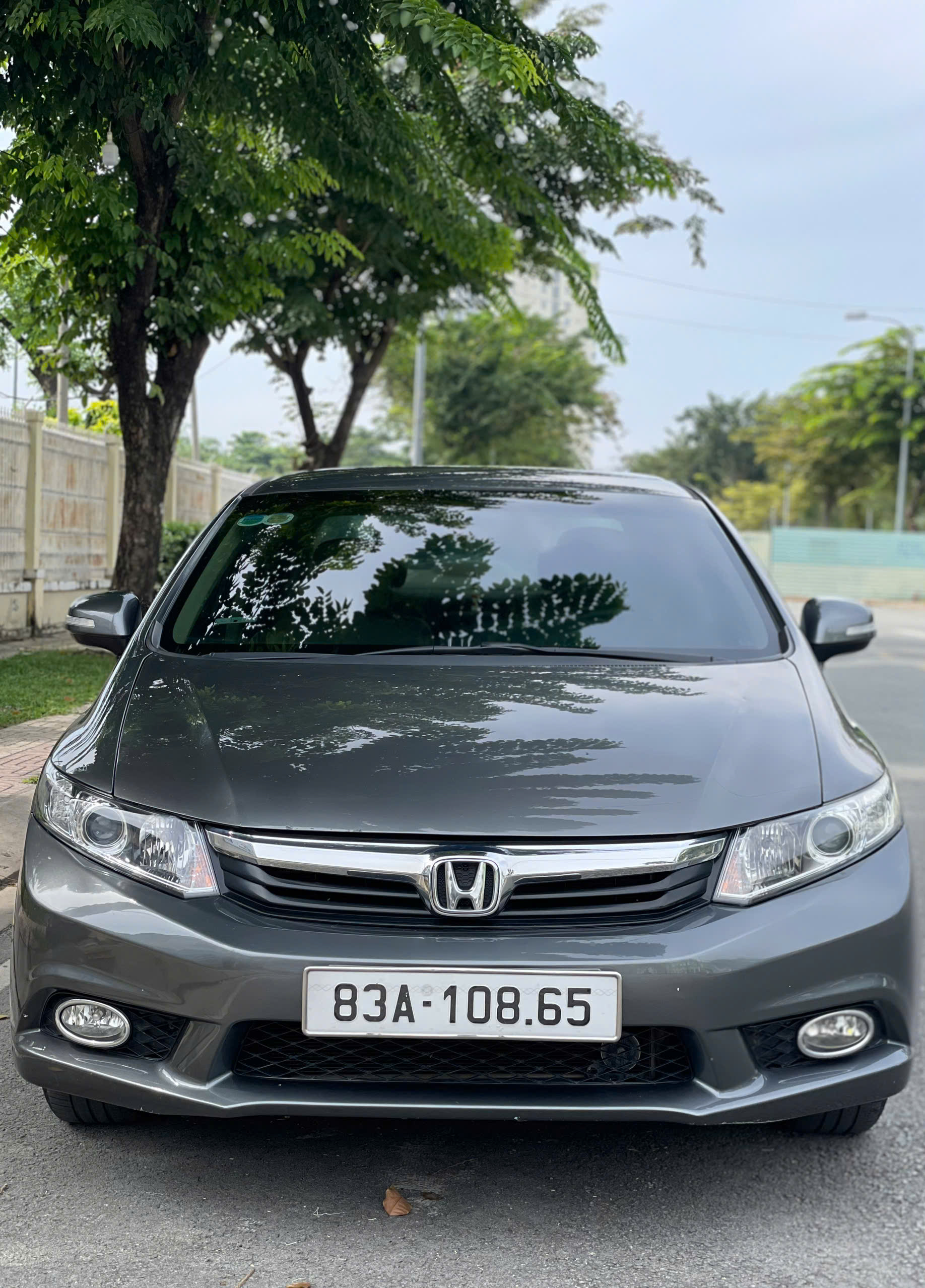 ► Honda Civic model 2013 , 1.8AT màu xám