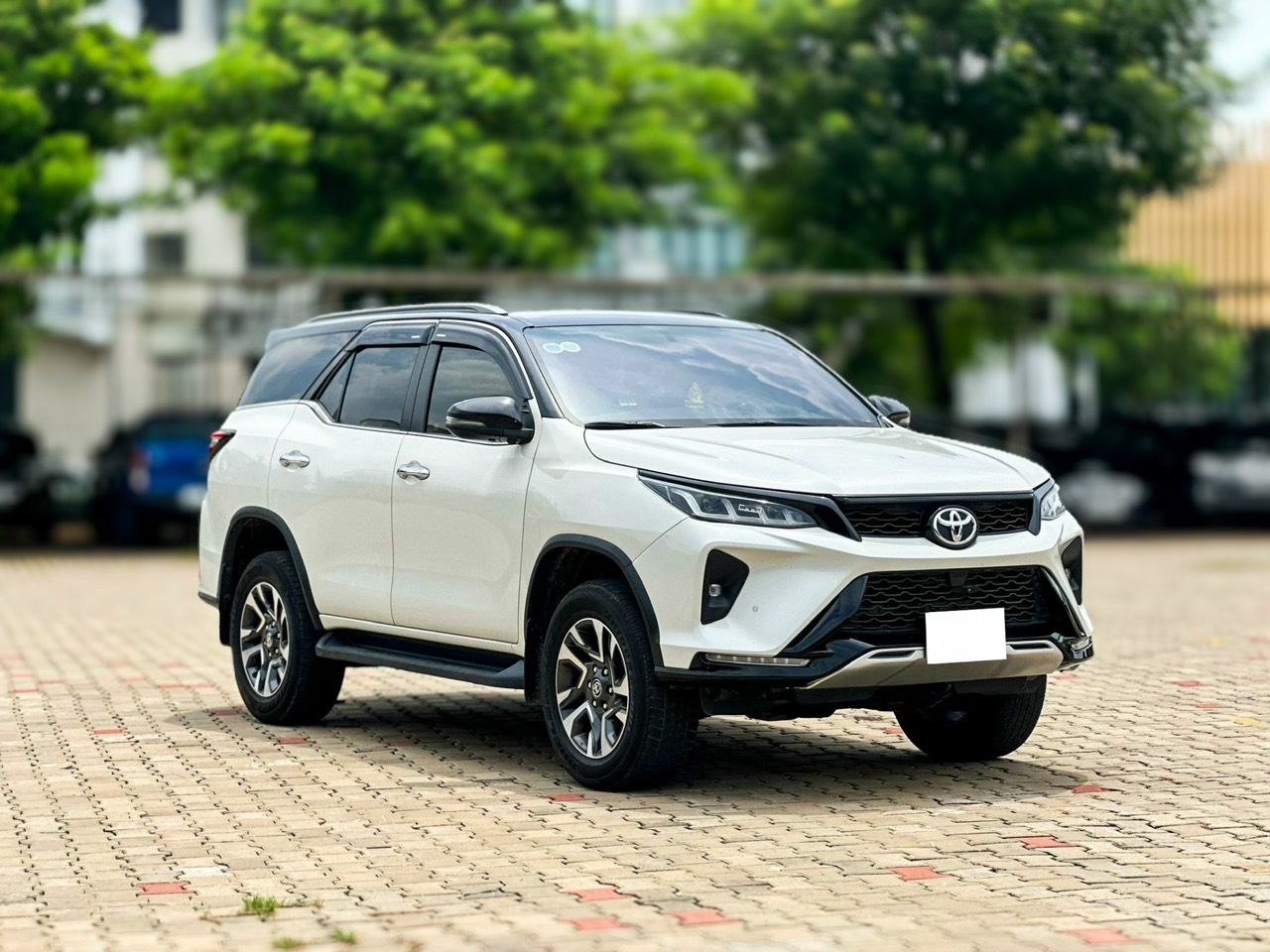 Toyota Fortuner Legender 2.4G 4x2 AT sx 2020