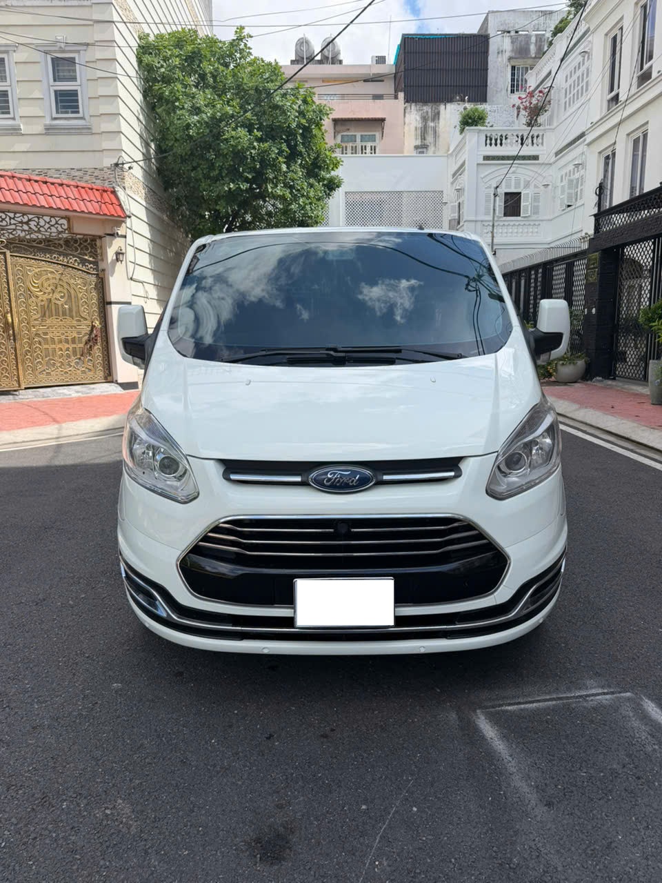 ► FORD TOURNEO TITANIUM 2021 – GIA ĐÌNH RỘNG RÃI, ĐẲNG CẤP