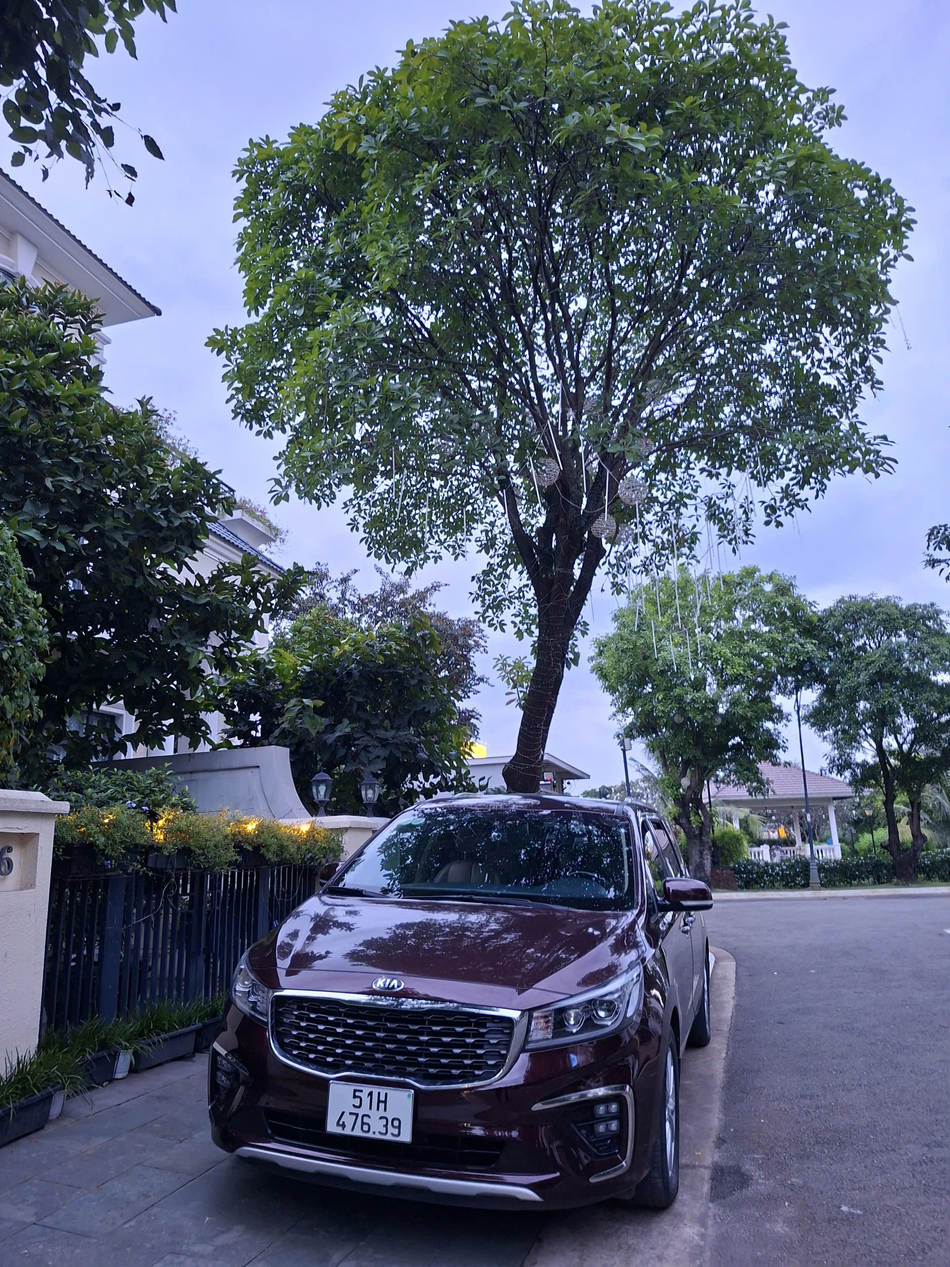 ► CẦN BÁN XE KIA SEDONA 3.3L GAT PREMIUM 2020 – BẢN FULL, BIỂN SÀI GÒN – GIÁ CHỈ 600 TRIỆU!