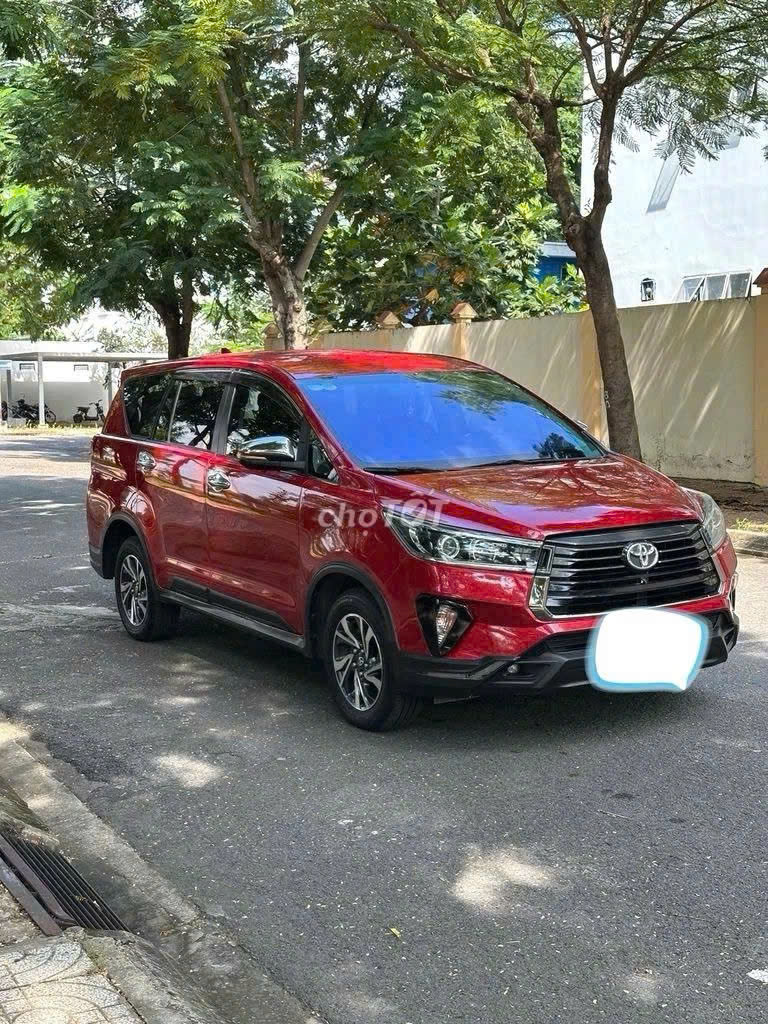 Cần bán xe innova venture 2021