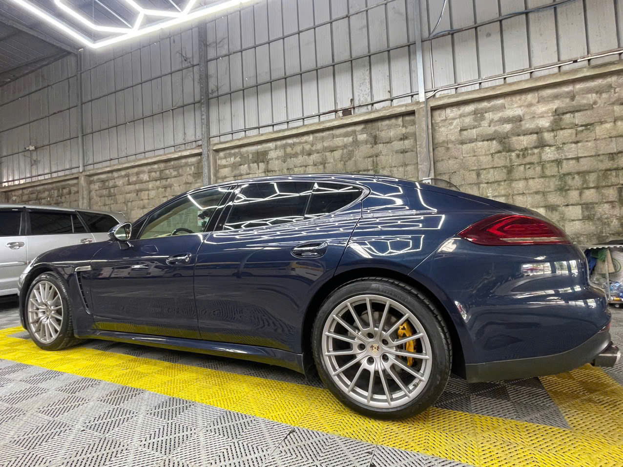 Chính chủ bán xe PORSCHE PANAMERA sản xuất năm 2013 nhập Đức