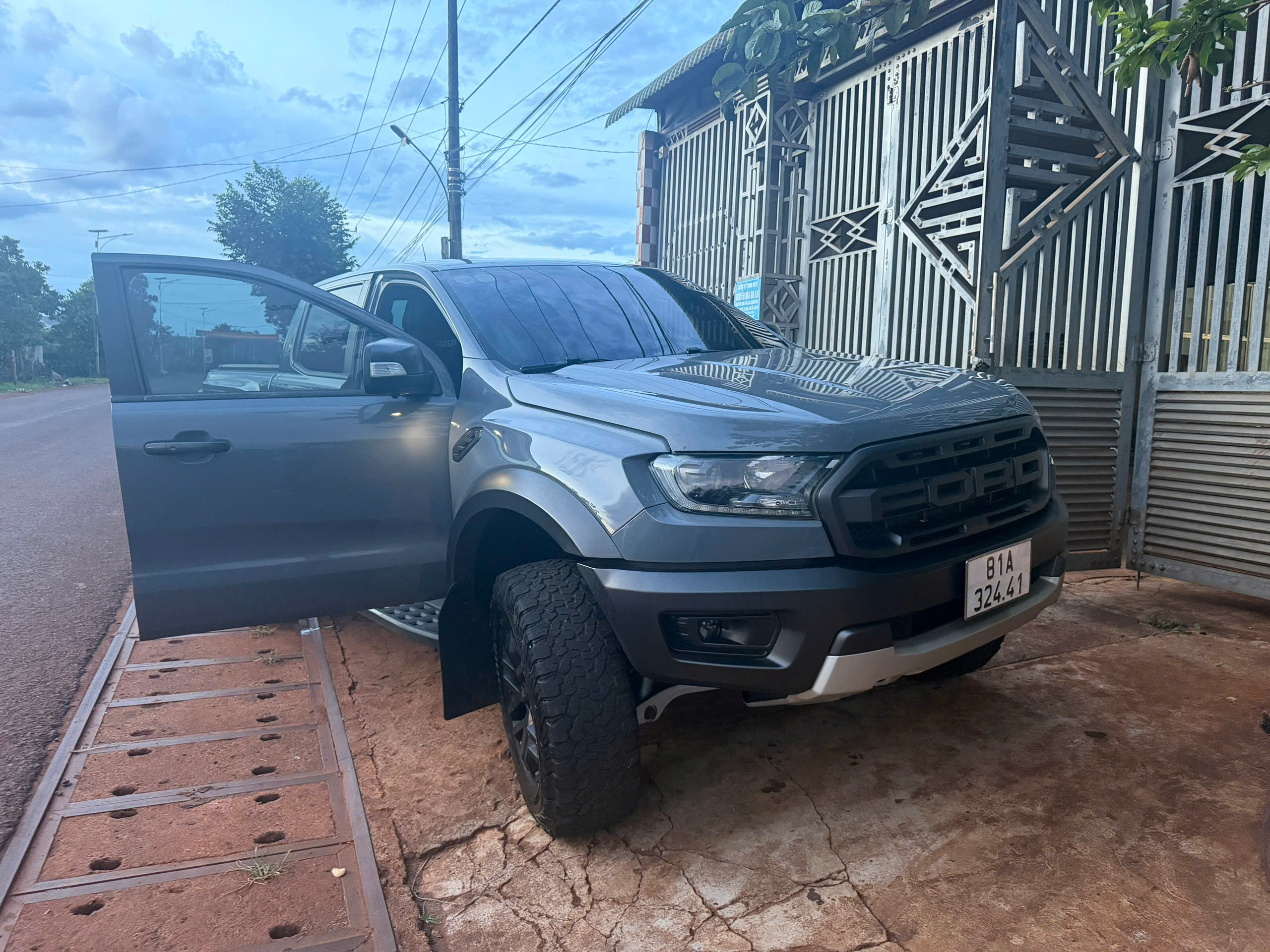 ►  CẦN TIỀN TRẢ NỢ – BÁN FORD RANGER RAPTOR 2019, ĐĂNG KÝ 2020